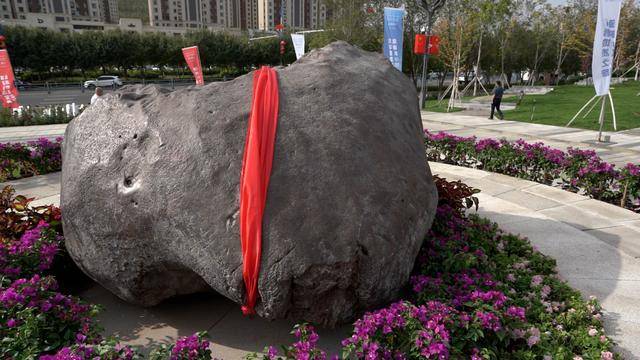 新疆地質(zhì)礦產(chǎn)博物館開(kāi)館 33噸鐵隕石、“狗頭金”亮相:地質(zhì)礦產(chǎn)
